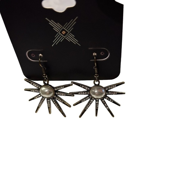 District LA Starburst Dangle Earrings w/ Rhinestone accents & Faux Pearl Center - Picture 11 of 13